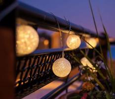 LED dekoráció gömbös fényfüzér 10 LED - MELEG FEHÉR